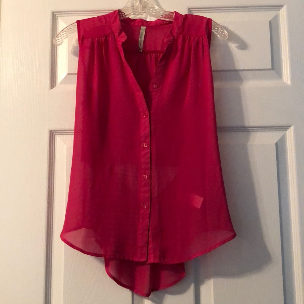 Sleeveless Top with Opened Lower Back